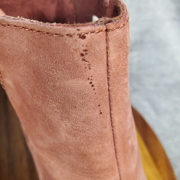 Toms Chelsea Boots Womens 9.5 Red Burgundy Leather Pull On Comfort Ankle Booties - Picture 6 of 11